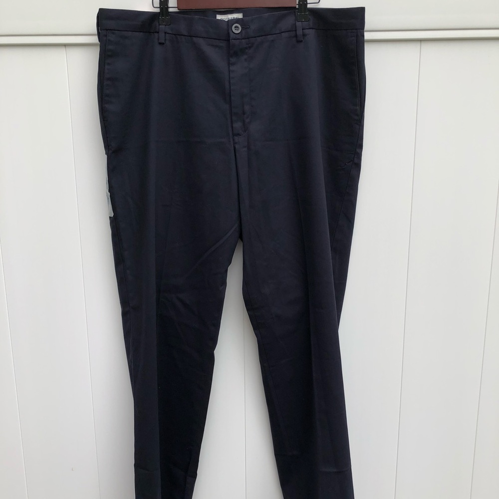 Dockers Signature Men’s Khaki Pants - Classic Fit - Picture 2 of 5